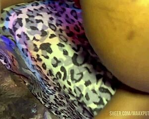 Neg�o fudeu a vizinha que no ato pediu para tirar a camisinha e encher sua buceta de leite