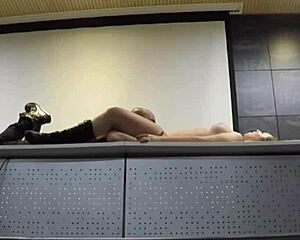 pamela y jesus teach about female caresses and cunnilingus adr075