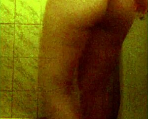 Spy shower catches perfect ebony ass