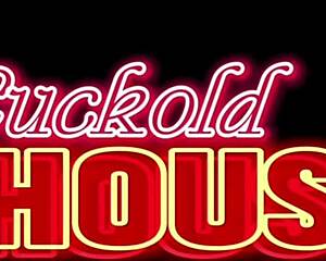 marido corno assiste a esposa se esbaldando com pau grande e cabeçudo do amante