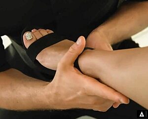 Footsie babes - stunning sarah cute makes cum men with her beautiful curves and her wonderful feet