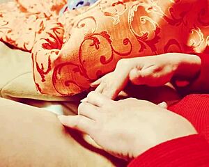 Chica Caliente No Aguanta Masturbarse Antes De La Cena