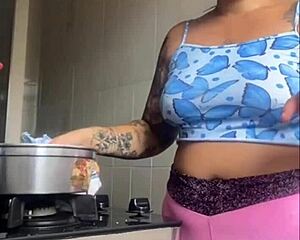 estou louca pra mostrar minha buceta até ela inchar! 😈