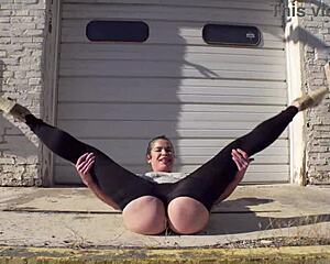 I'm flashing my ass on the docks in buttless pants