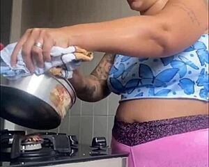 estou louca pra mostrar minha buceta até ela inchar! 😈