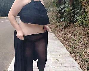 priscila flashes no panties on streets