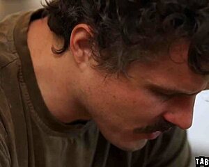 रोबी एप्पल्स ने डील चुदाई में बदल दी, किमी किम राजी हो गई 😏