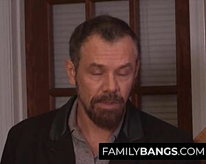 Frustrated milf enjoys forbidden lesbian romp with teen ingrid 😏