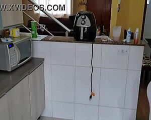 gostosa safada com tetas naturais masturbating in fetish video