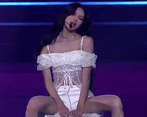 Enjoy the Born Pink Blink concert! 🎤🎶