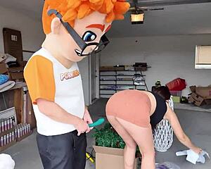 Lola Pearl's Garage Sale Turns Into Hardcore Plowing