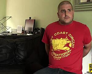 Watch Roxy Mae get slapped by her cuckold?