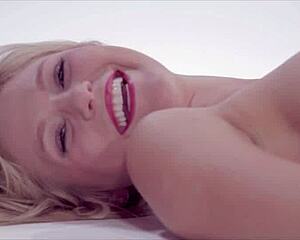 Blonde milf masturbated her shaved pussy!