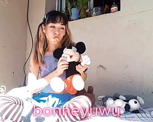 Bonneyuwu - 11 01 playing with my plushies and squirting milk with my pacifier!