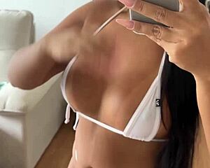 Domingo dia de deixar os pelinhos todos dourados daquele jeitinho e claro que no meu vip postei toda peladinha 😍