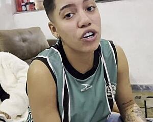 No banho com a boyceta cristal ortega gostosa peladinha!