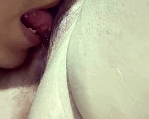 que rico es lamer el coño de una madura en el gym