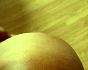 Domingo dia de deixar os pelinhos todos dourados daquele jeitinho e claro que no meu vip postei toda peladinha 😍