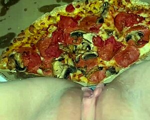 Pizza delivery girl masturbates and cums on food in kinky arab fetish video from los angeles.