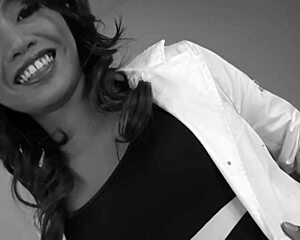 i'm with my thai gf on a fun vacation in thailand