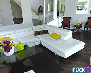 i love ellie eilish's tiny 18+ pussy, she's my cum lover