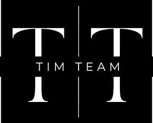 Forget the magazine, his huge cock rocks tonight! 😈