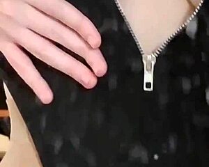 Elza Kom in sexy nylon