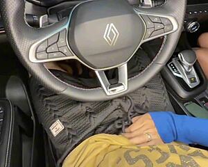 Filling This Girl With Cum In The Car