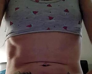 Emy Angel discusses her petite features