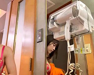 上京したての美巨乳ネカフェ難民ちゃんとホテルで撮影！チアコスプレ着せた金欠美女に大量中出し！あやか 22