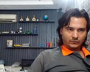 i masturbate outdoors in this solo session