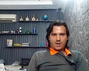 i masturbate outdoors in this solo session