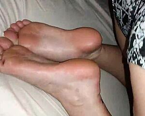 juju sucking those curly feet?