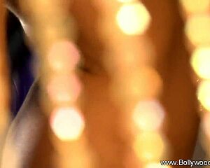 listening to her sensual instincts pays off