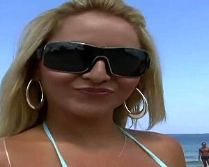 Eva Cruz Builds Close Bond With Neighbor