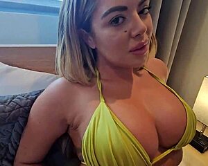 On vacation, Vivianne DeSilva gets dirty with her stepson Danny Dirt, big tits and ass everywhere 😏