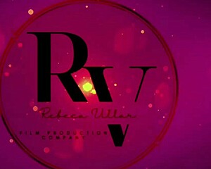 Um Casal De Amigos E Eu Flagramos Meu Colega De Quarto Da Faculdade Tocando Punheta E Cheirando Minha Calcinh