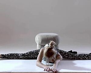 russian hot hairy gymnast rita mochalkina spreading legs