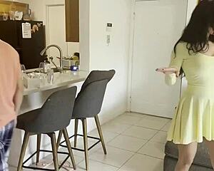 step mom helps son with a blowjob tidy-up session 😉