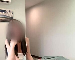 Cute asian teen got sperm on her belly 😍