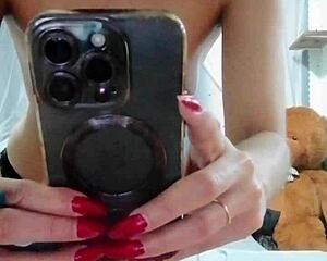 Rica masturbates with toy and squirts