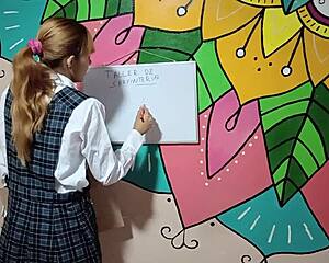 colegiala le tocaba curso de carpinteria sin embargo nunca penso que terminaria siendo clavada duramente