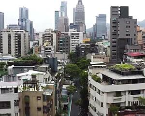 Shut up and fuck my pussy between sky and bed?