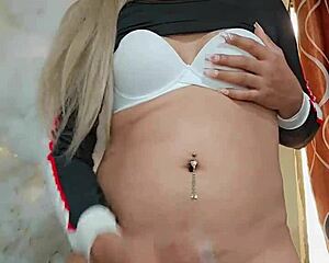 Hermosa transexual teases with her tasty moves