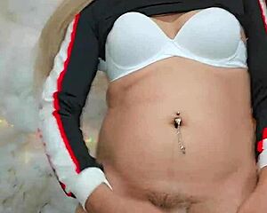 Hermosa transexual teases with her tasty moves