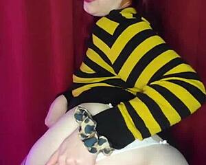 sent my stepsis a nude and now she's all excited about it