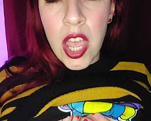 sent my stepsis a nude and now she's all excited about it