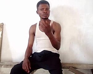 Craving that curvy plantain hawker's fat pussy outdoors right now?