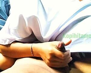 indo schoolgirl siswi sma learns blowjob nyepong skills