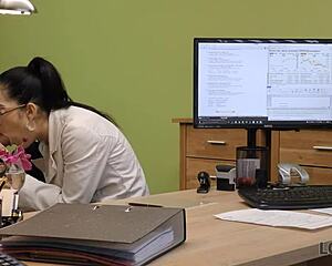 Loan4k hottie: fuck me hard for new instruments